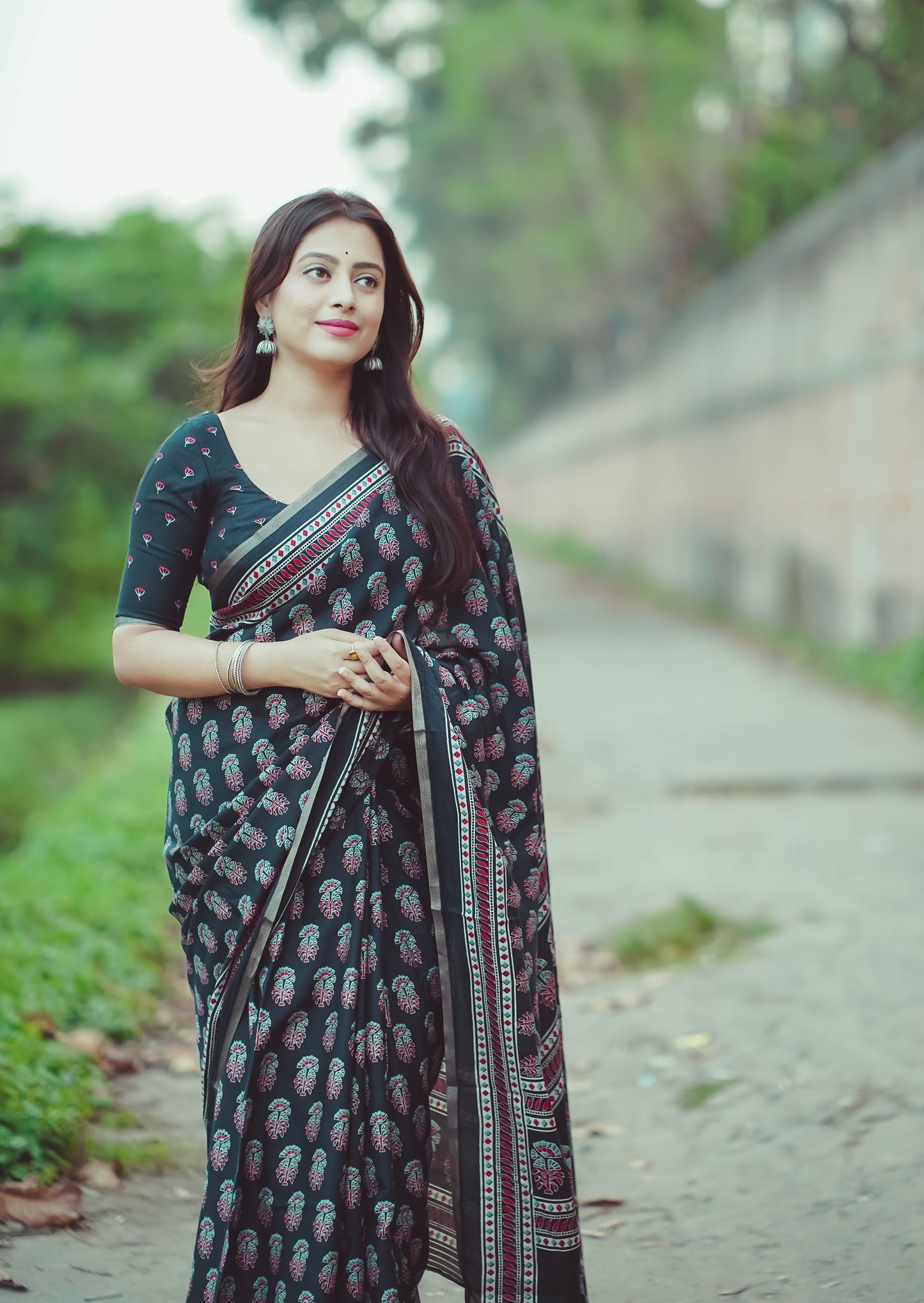 Ajrakh Print Soft Cotton Feel Saree with Zari Woven Border – 6.3m with Blouse | Swaraas.in