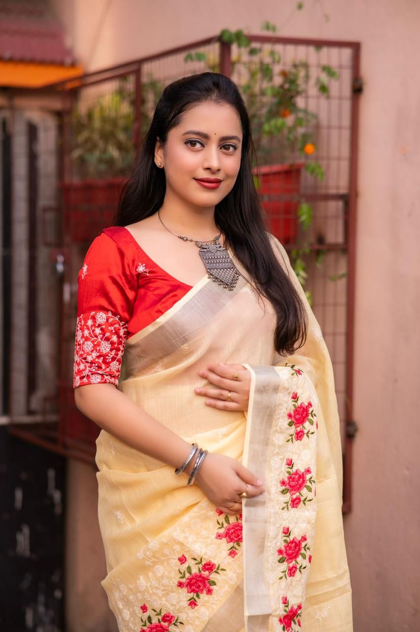 Pure Linen Saree with Elegant Silver Zari Pattu Border & Matching Blouse – Handloom-Inspired Ethnic Wear | Swaraas.in