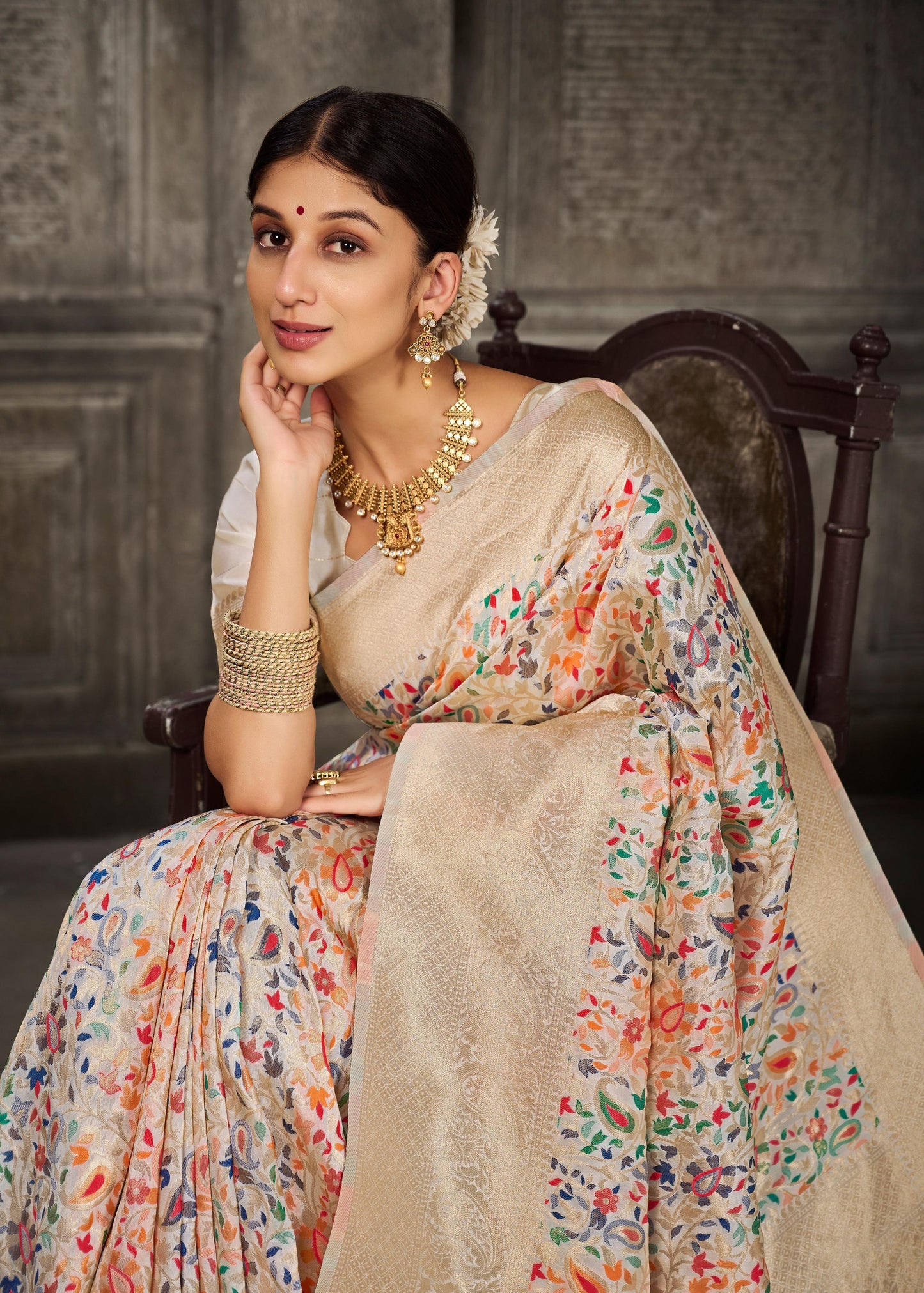 Kashmiri Modal Handloom Weaving Saree with Traditional Motifs – Soft & Elegant Ethnic Wear | Swaraas.in