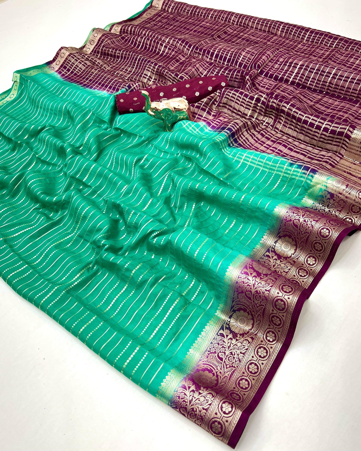 Heavy Marshmallow Hand-Dyed Saree with All-Over Self-Weaving and Contrast Design Pallu – Premium Ethnic Wear | Swaraas.in