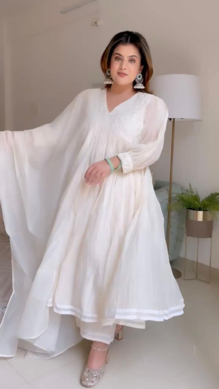 Premium Chanderi Silk Anarkali Gown with Cotton Pants & Embroidered Chanderi Dupatta – Fully Stitched with Lace Detailing