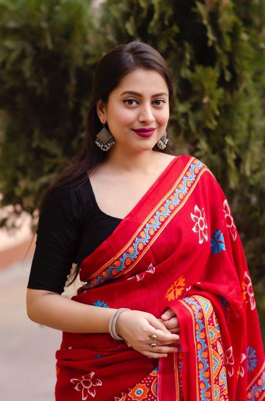 Soft Jute Silk Printed Saree with Matching Blouse Piece