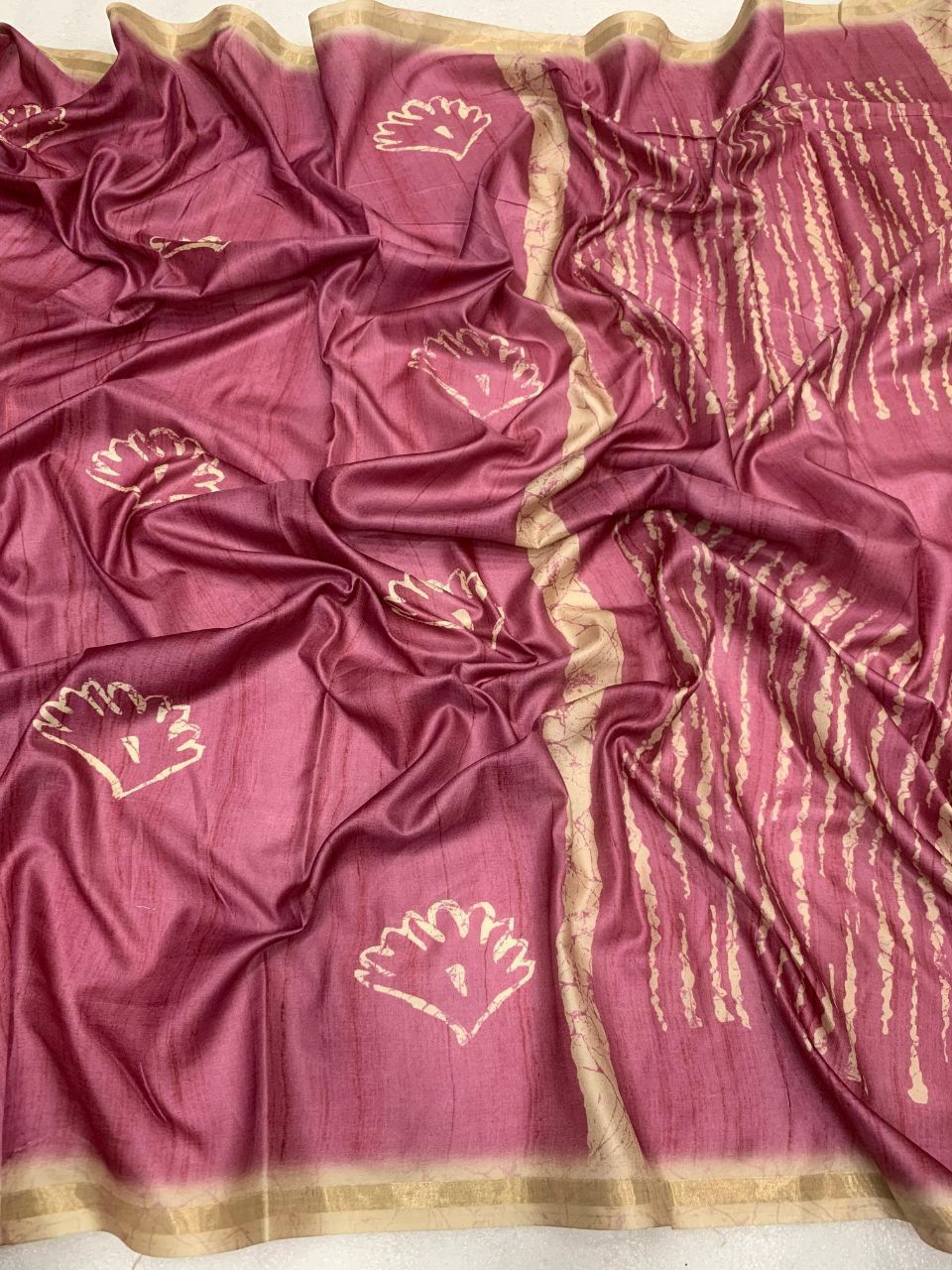 Elegant Handloom Tussar Silk Saree with Rich Pallu & Fancy Golden Zari Border – With Running Blouse