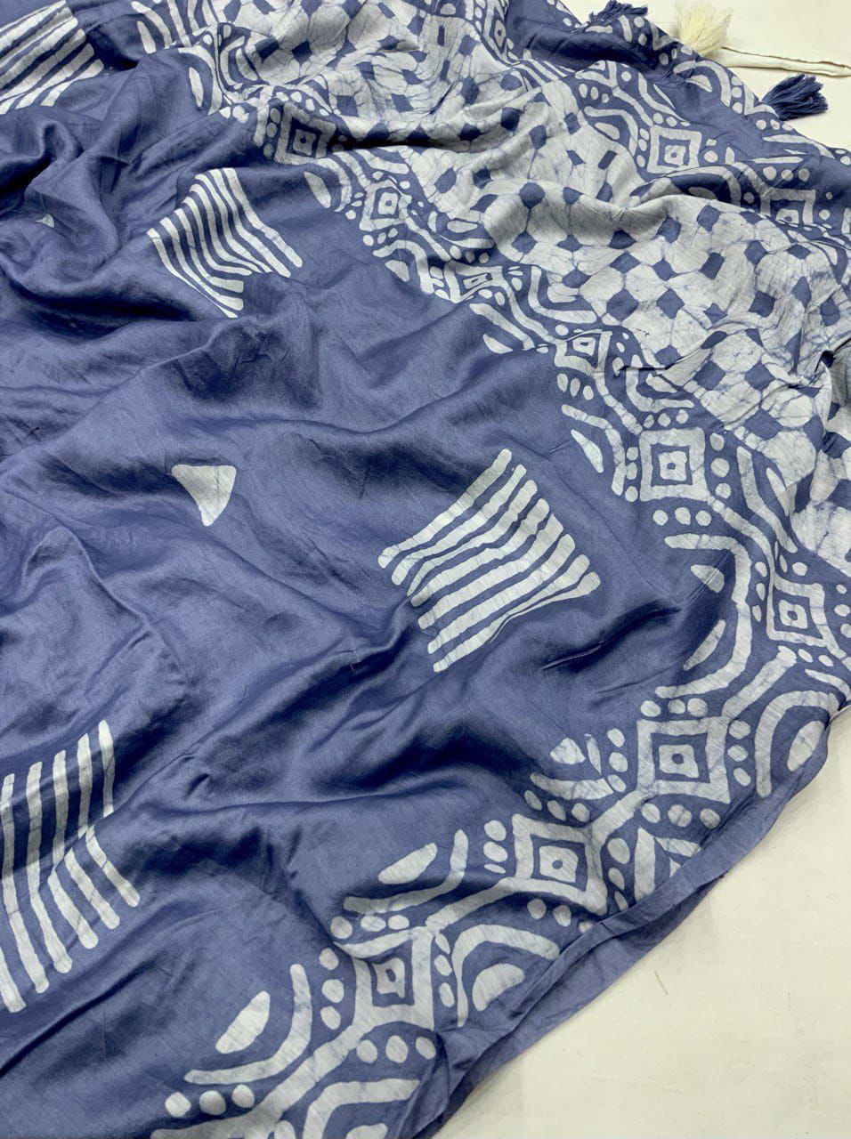Pure Chanderi Cotton Saree with Hand Batik Print & Tassel Pallu | Elegant Ethnic Wear