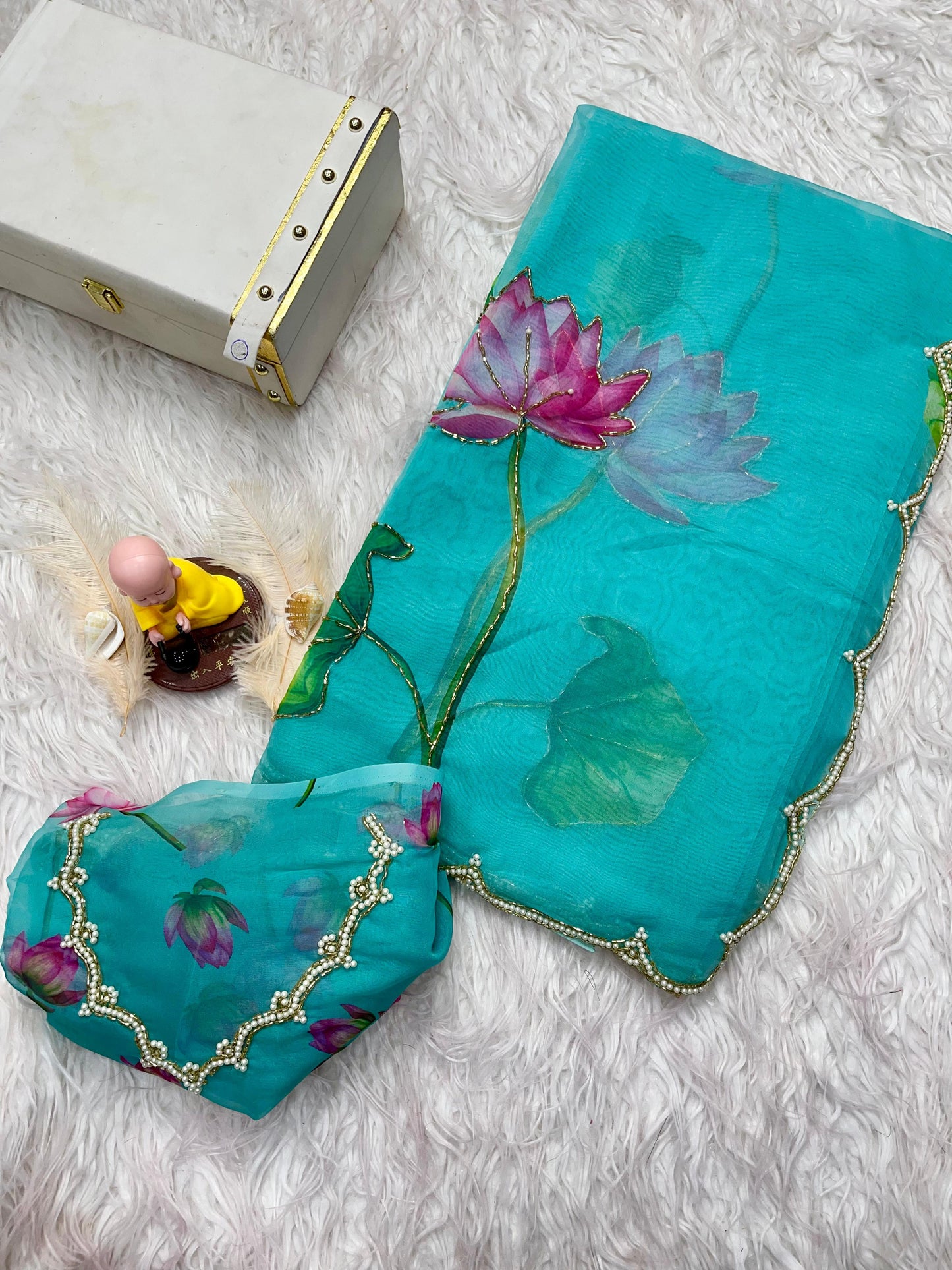 Elegant Tabby Organza Saree with Digital Print & Intricate Khatli Embroidery – 5.5 Meters with Designer Blouse