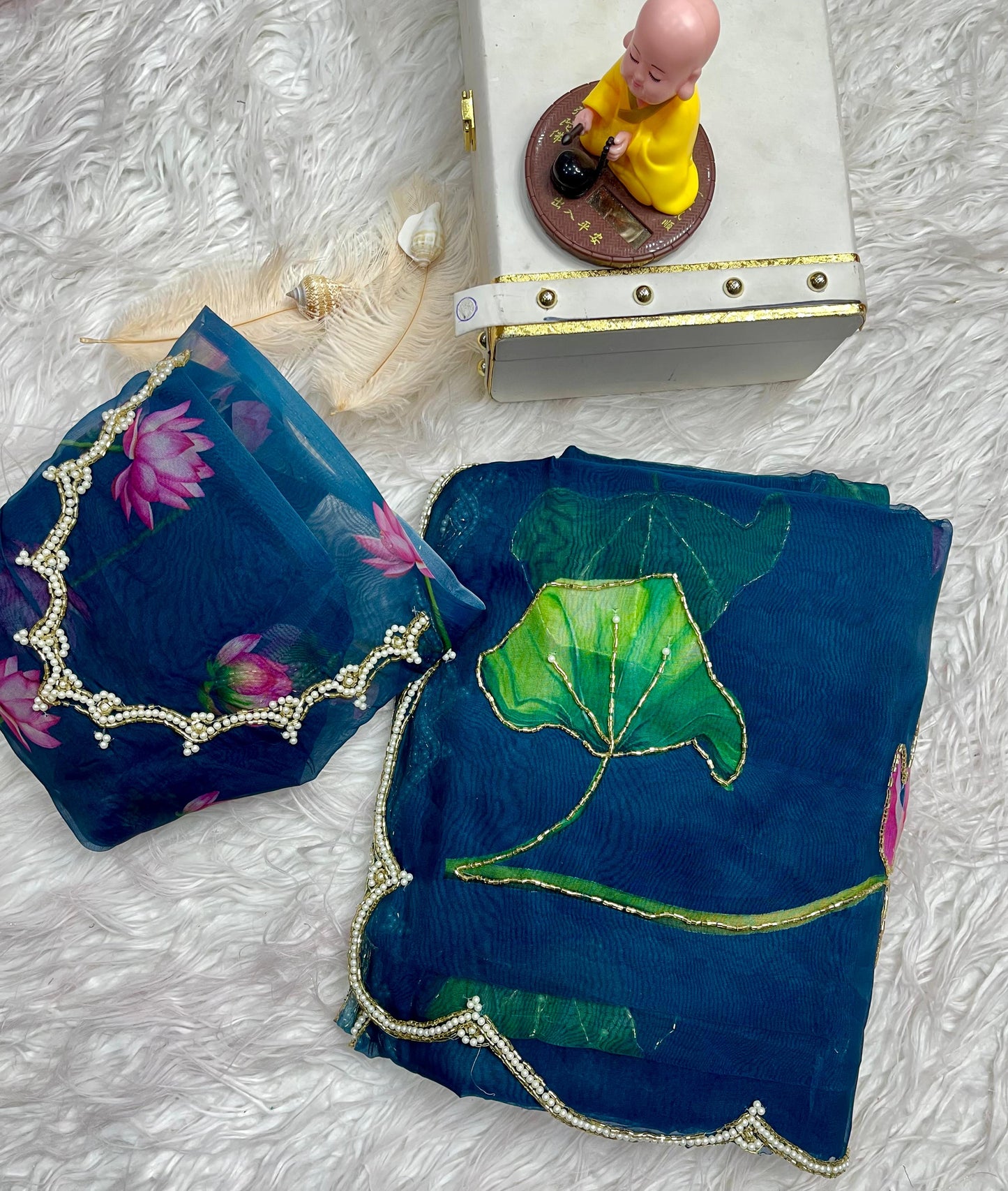 Elegant Tabby Organza Saree with Digital Print & Intricate Khatli Embroidery – 5.5 Meters with Designer Blouse