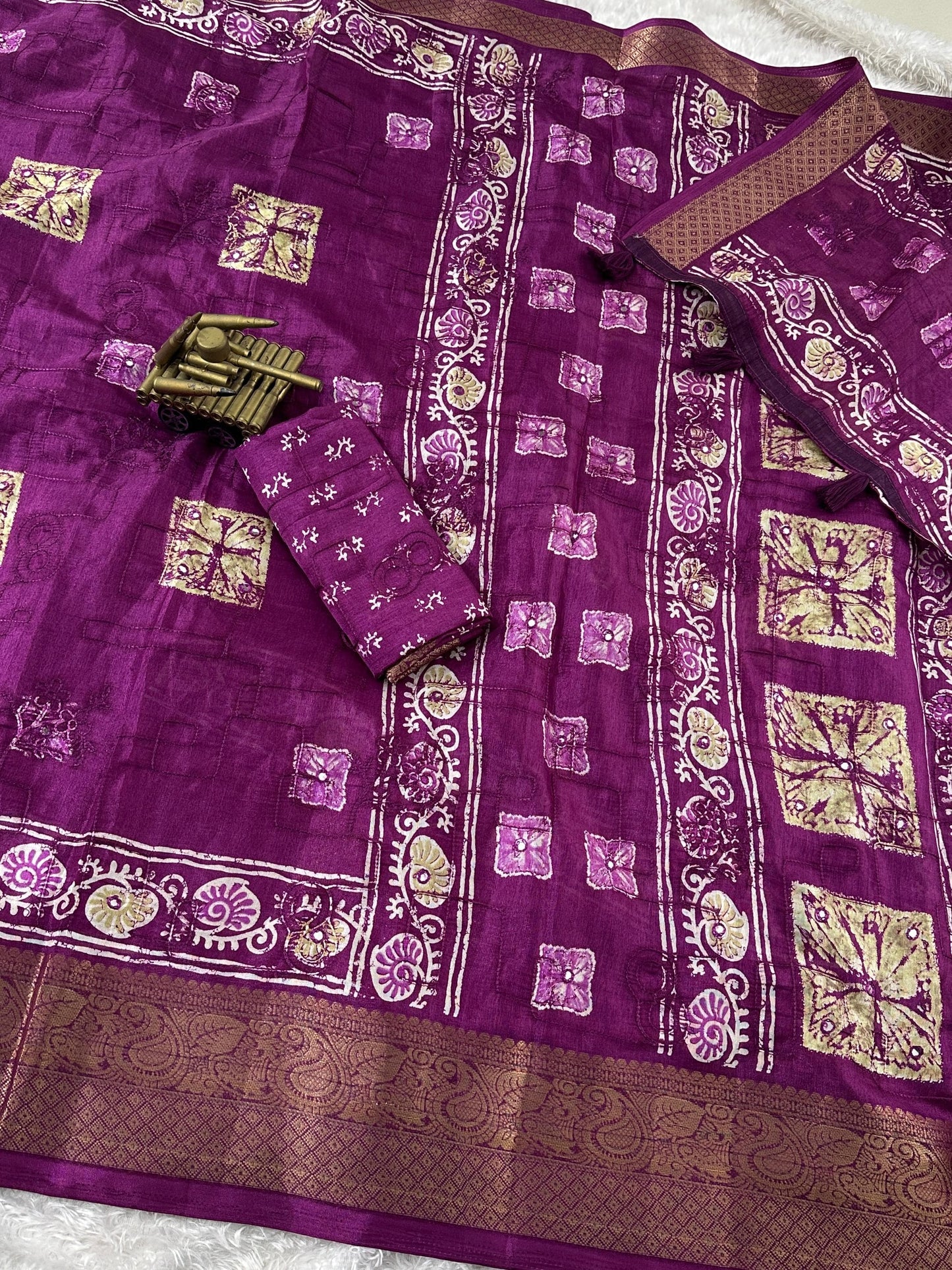 Muslin Cotton Shibori Saree with Mirror & Gota Patti Work | Zari Jacquard Border & Tassel Pallu β 6.3 Meters