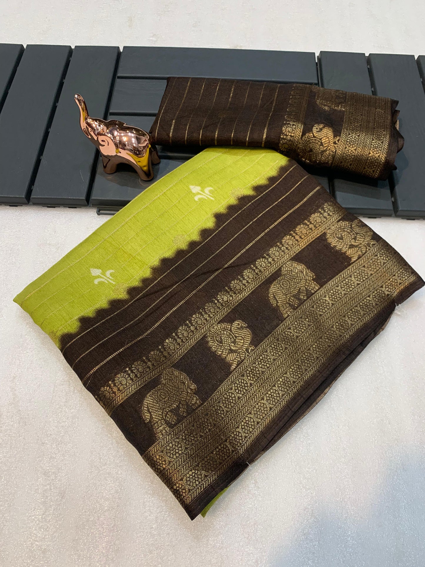 Ikkat Printed Heavy Cotton Silk Saree with Woven Border & Butti Print Blouse – 6.3m Traditional Drape