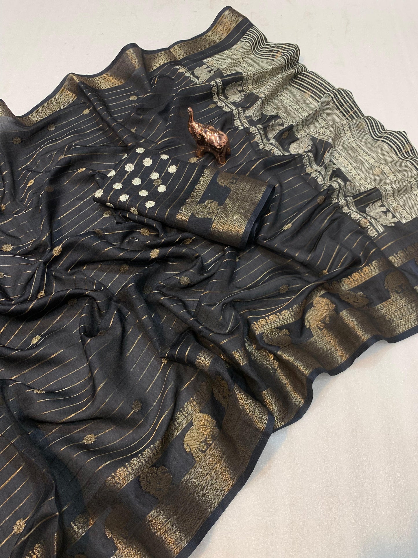 Heavy Cotton Silk Print Saree with Woven Border & Butti Blouse