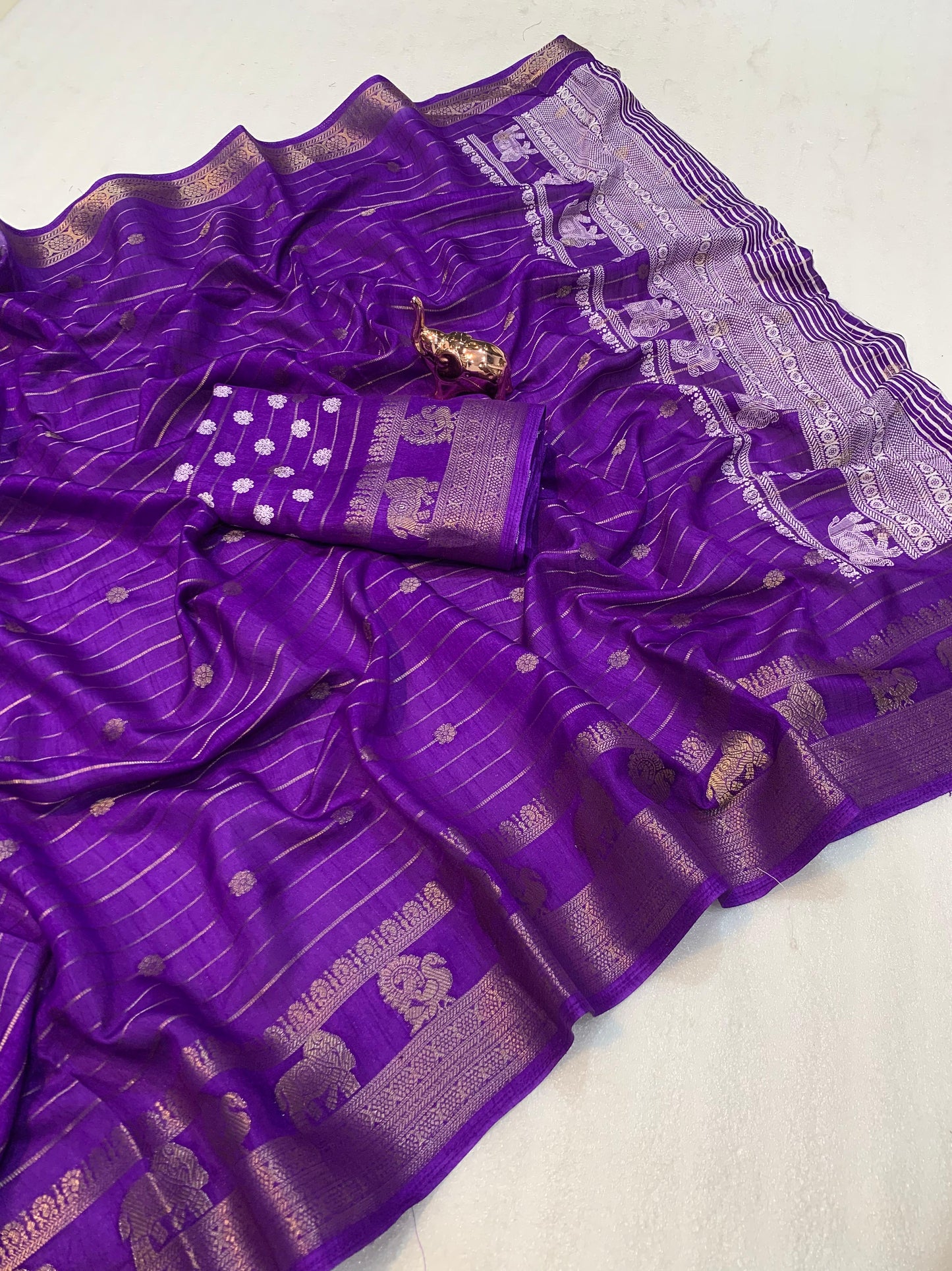 Heavy Cotton Silk Print Saree with Woven Border & Butti Blouse