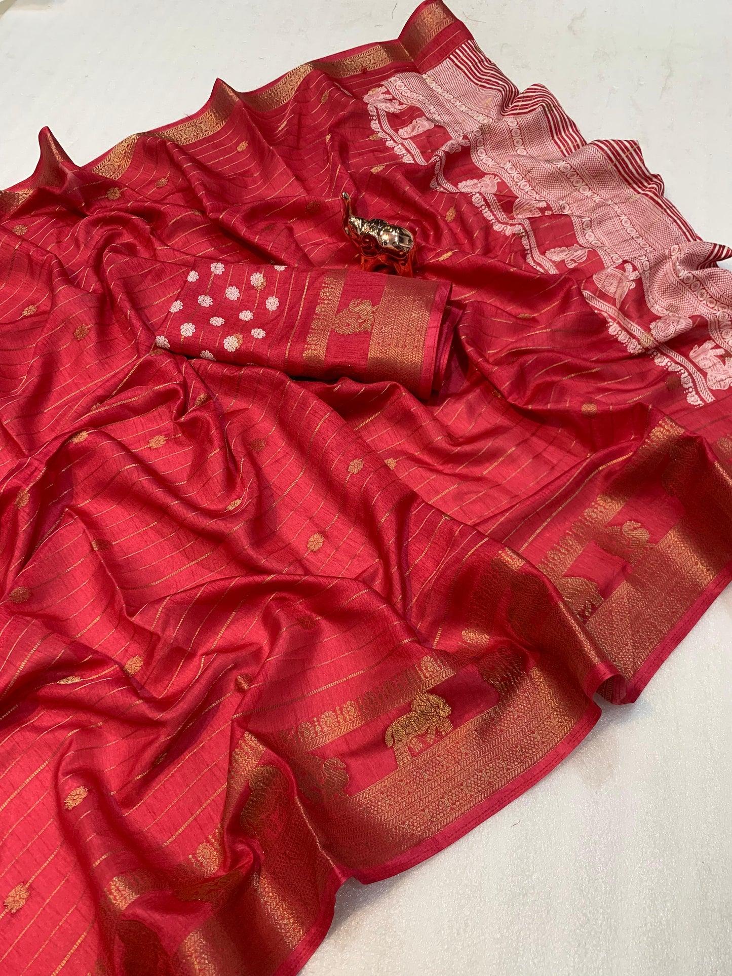 Heavy Cotton Silk Print Saree with Woven Border & Butti Blouse