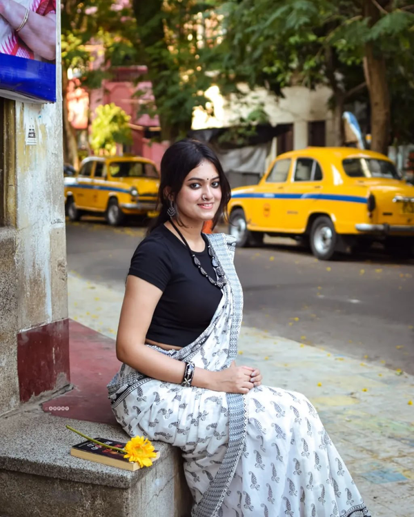 Off-White Linen Saree with Black Leaf Motifs and Printed Border, 6.3 m with Running Blouse for Elegant Office Wear
