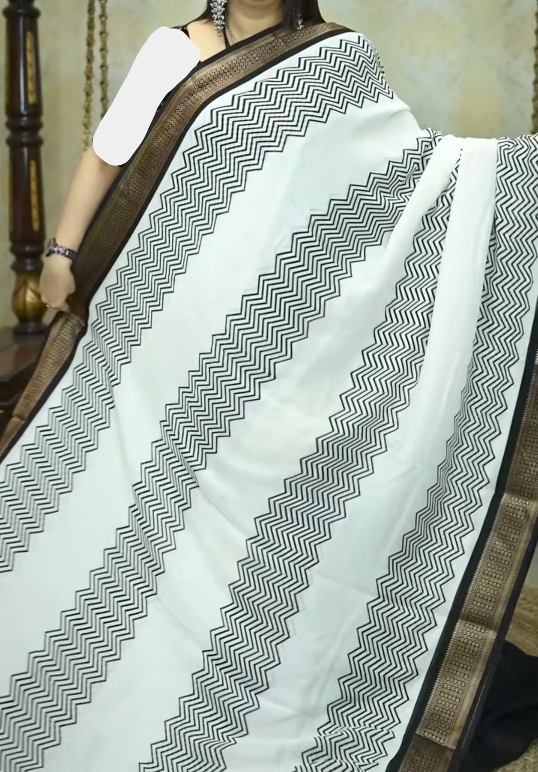 Soft Dola Silk Milky White Stripe Print Saree - Swaraas