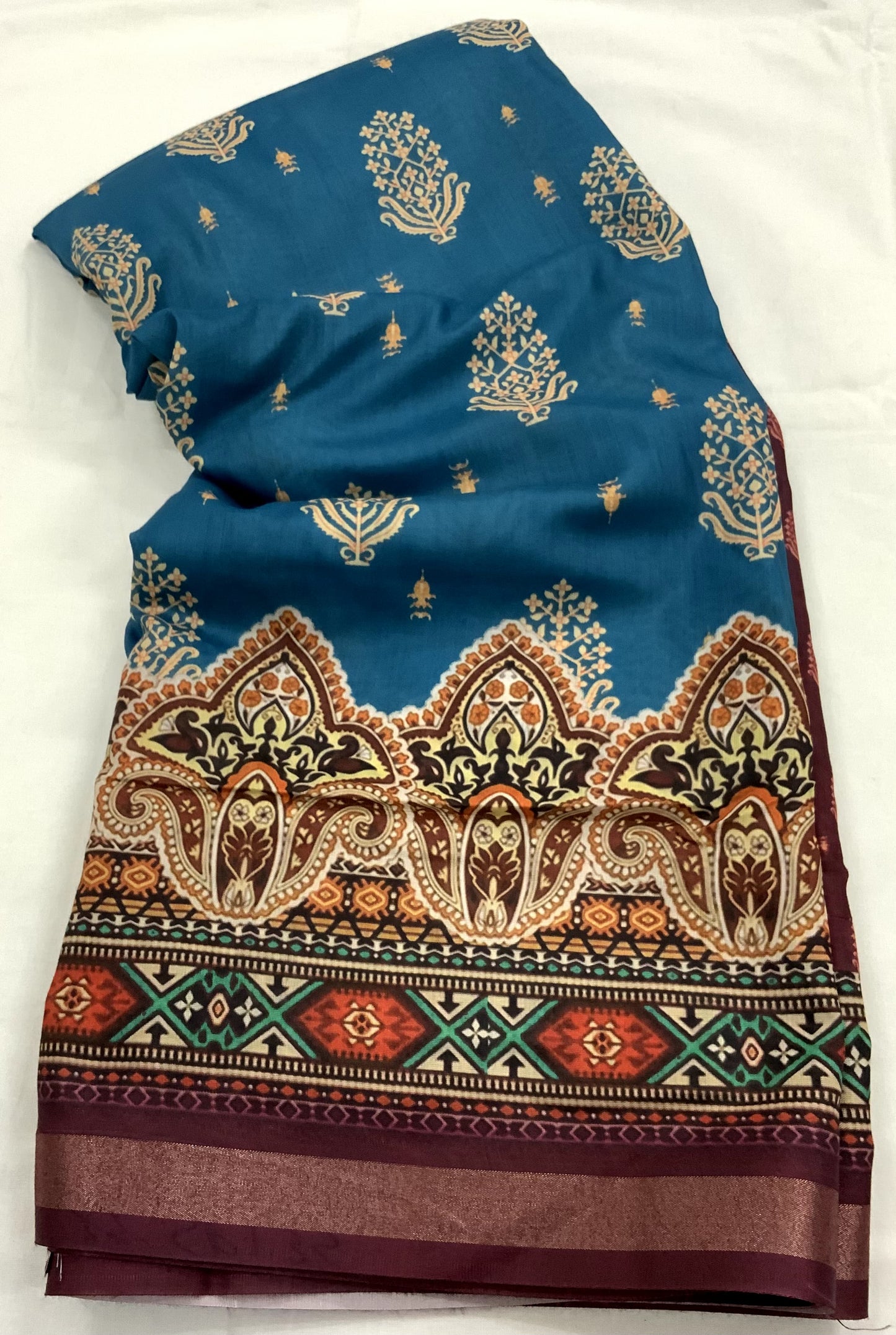 Pure Cotton Ajrakh Print Saree with Traditional Handcrafted Design – Soft & Breathable Ethnic Wear | Swaraas.in
