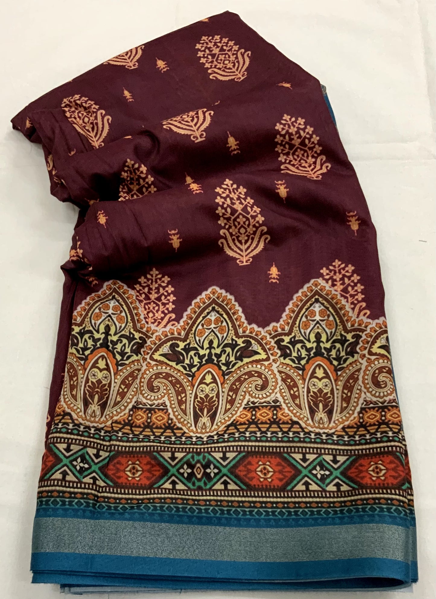 Pure Cotton Ajrakh Print Saree with Traditional Handcrafted Design – Soft & Breathable Ethnic Wear | Swaraas.in