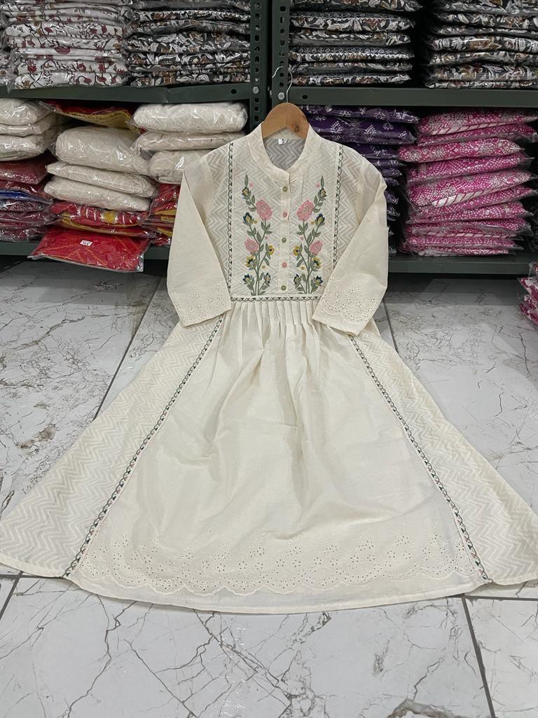 PANCHI | Cotton chikankari embroidered kurta with pants and stall dupatta will make you look the best - Swaraas