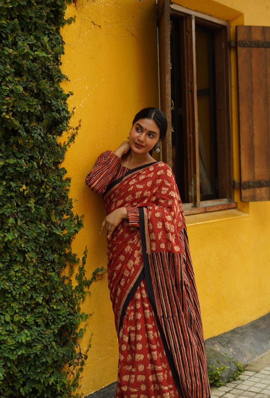 Pure Chanderi Saree With Golden Zari Piping border with beautiful latkan - Swaraas