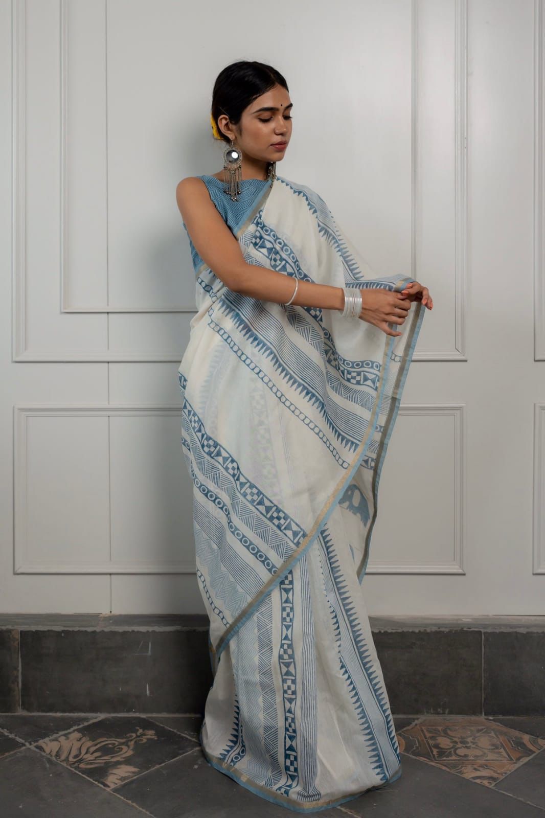 Pure Chanderi Saree With Golden Zari Piping border with beautiful latkan - Swaraas