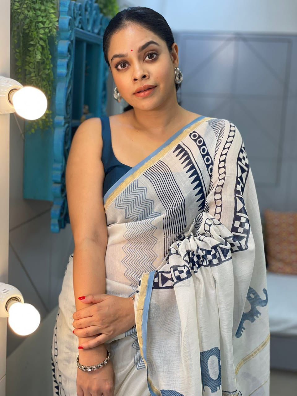 Pure Chanderi Saree With Golden Zari Piping border with beautiful latkan - Swaraas