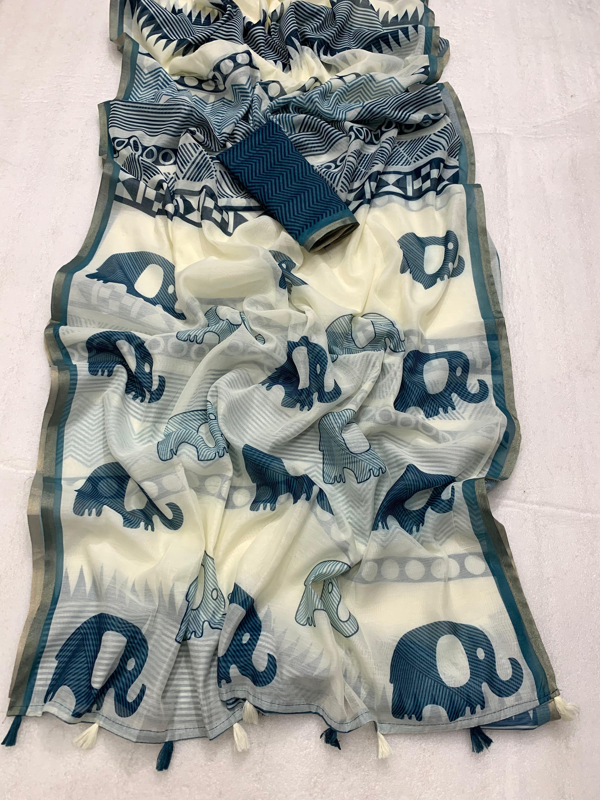 Pure Chanderi Saree With Golden Zari Piping border with beautiful latkan - Swaraas