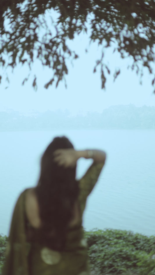 Soft Cotton Crape Batik Print Saree with Zari Pattu Woven Border & Matching Blouse – Swaraas