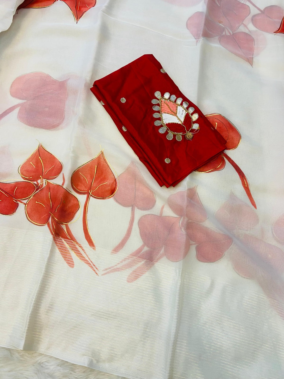 Soft organza saree with fflower print and lining border all over  - Swaraas