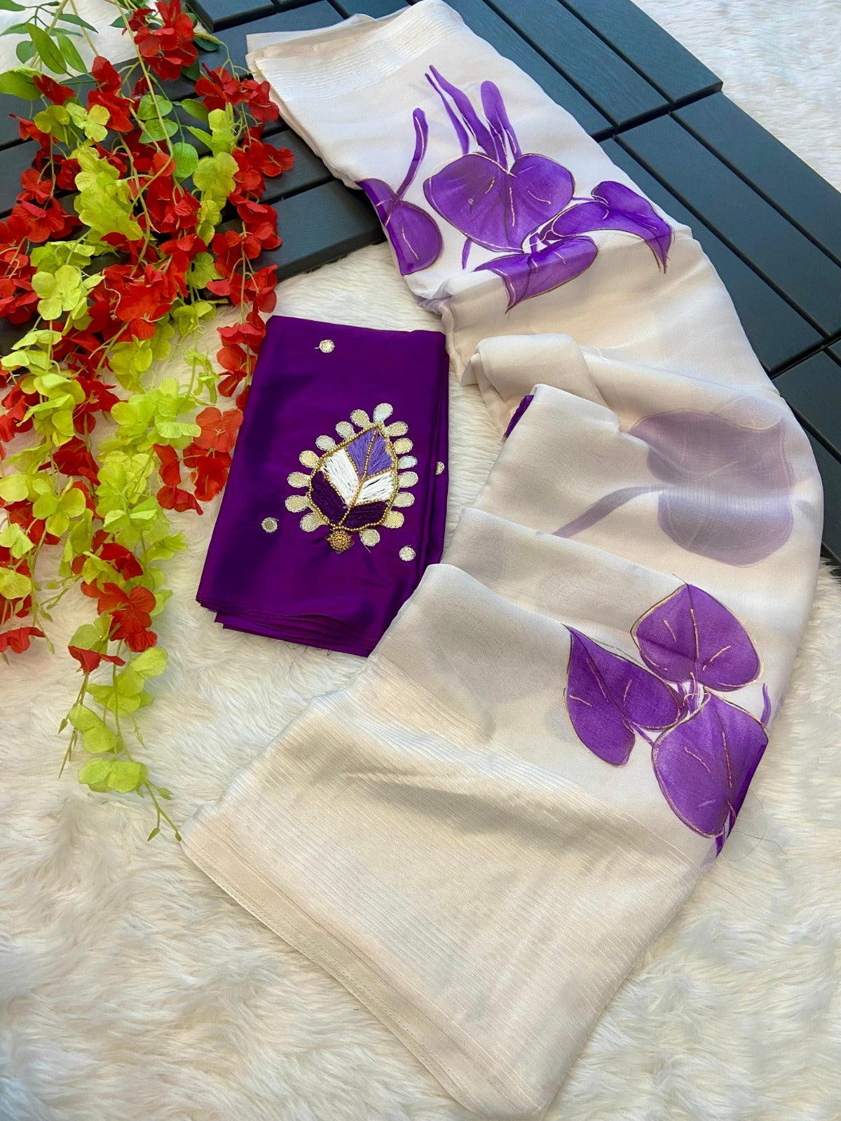 Soft organza saree with fflower print and lining border all over  - Swaraas