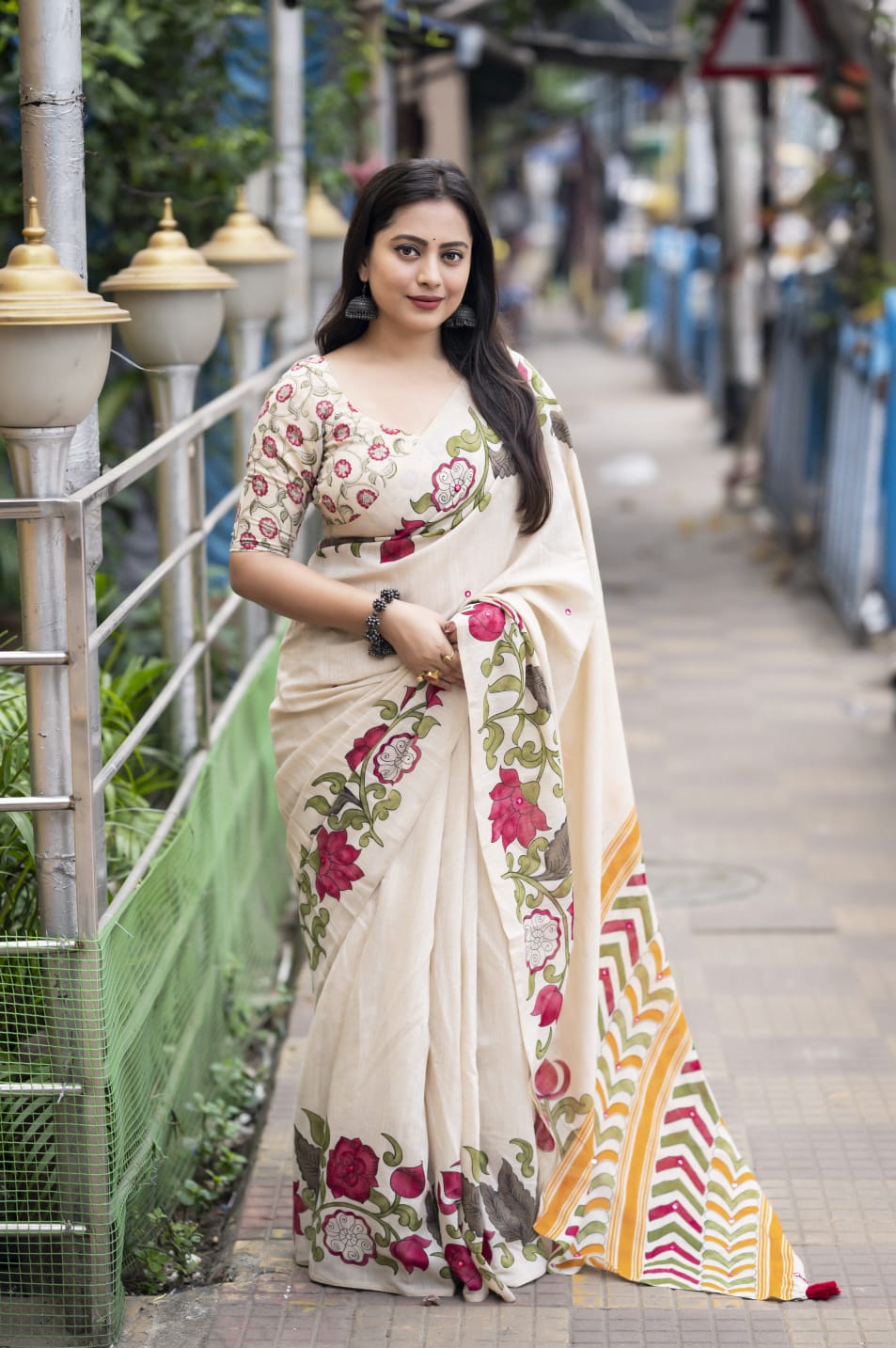 Soft Linen Cotton Saree with Aari Mirror Work | Tassel Pallu | Running Blouse