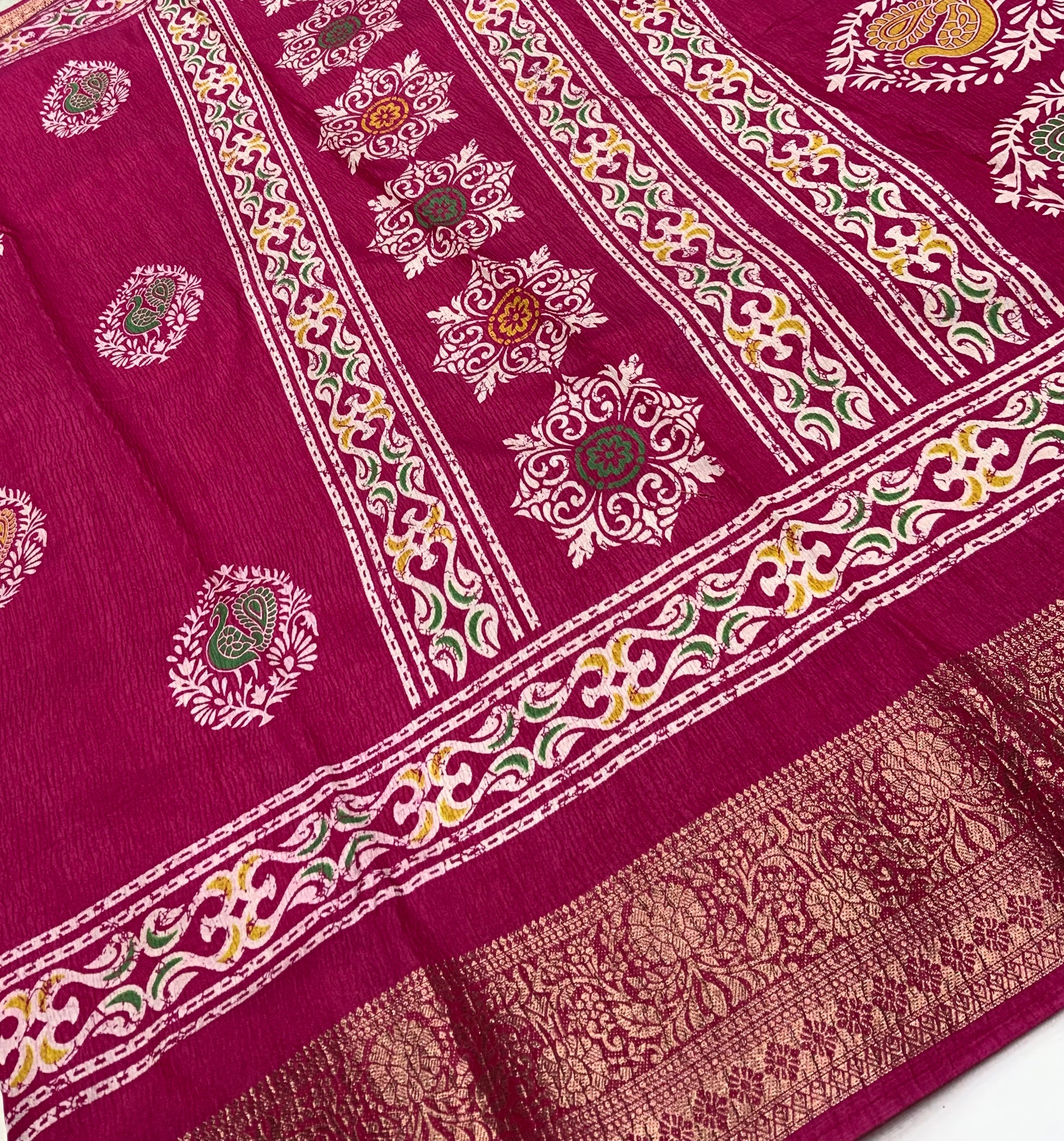 Dola Silk Crush Texture Batik Print Saree - Swaraas