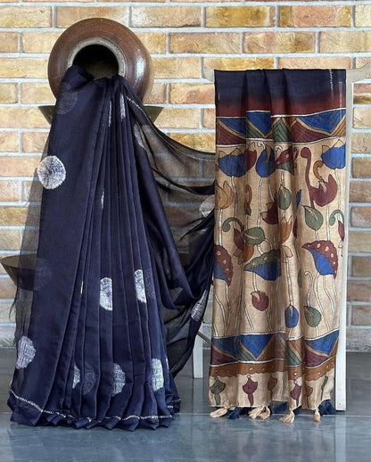 Women Floral Print Saree with Contrast Border