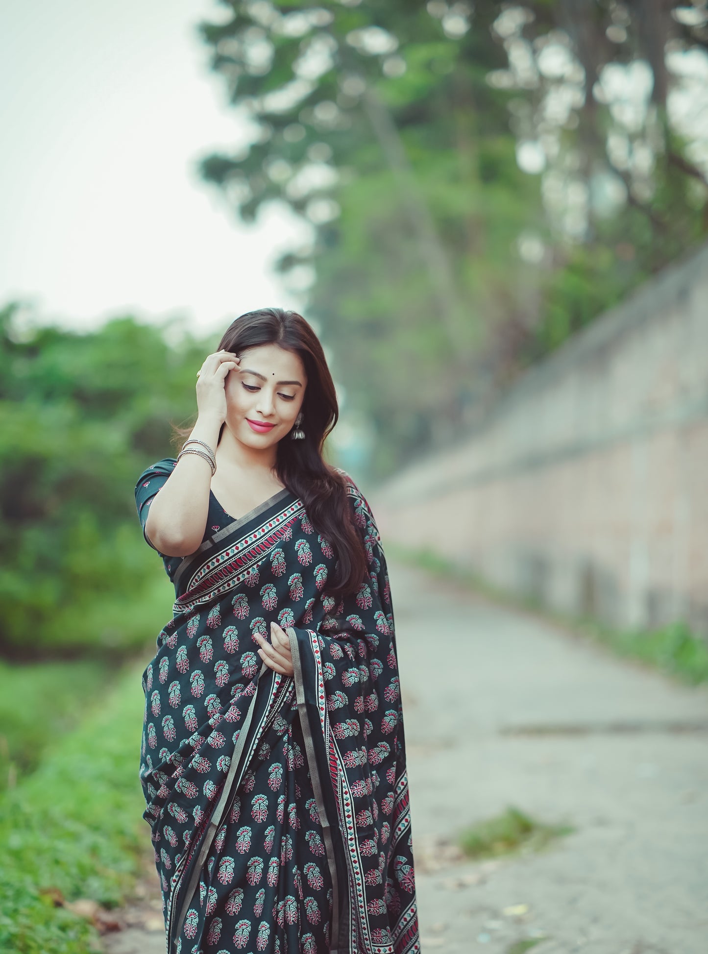Ajrakh Print Soft Cotton Feel Saree with Zari Woven Border – 6.3m with Blouse | Swaraas.in