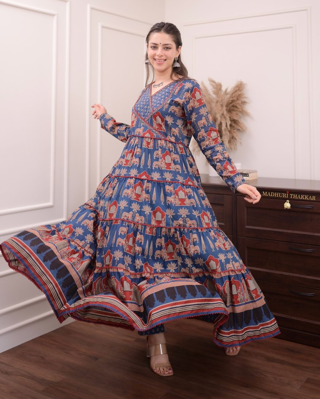 NEW BEAUTIFUL HEAVY FULLY FLAIRED ANARKALI STITCHIED SUIT SET