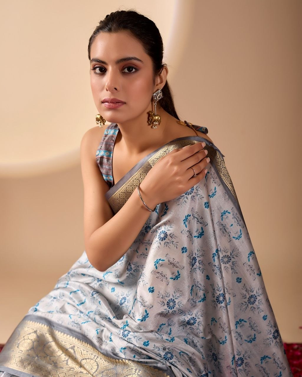 Silver Grey Litchi Silk Saree with Floral Motifs, Gold-Tone Border and Multicolour Pallu with Running Blouse