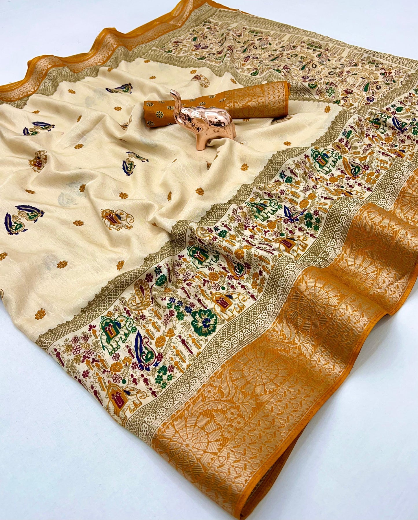 pure benny cotton saree with jacquard border.