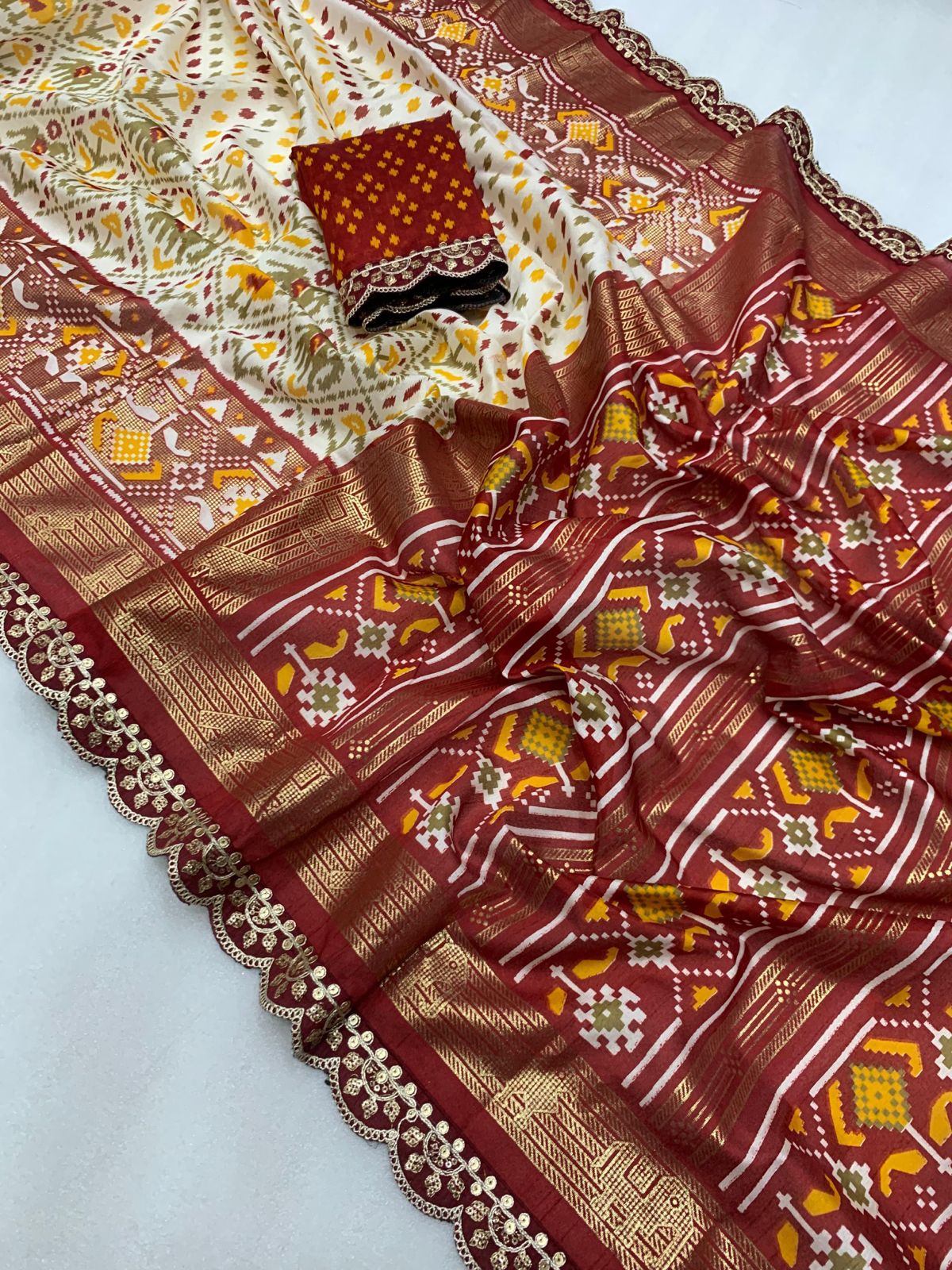 Launching new dola silk kalamkari print with scallop Magam work sequence work Lace At foil printed border & foil printed pallu & contrast foil printed  blouse.