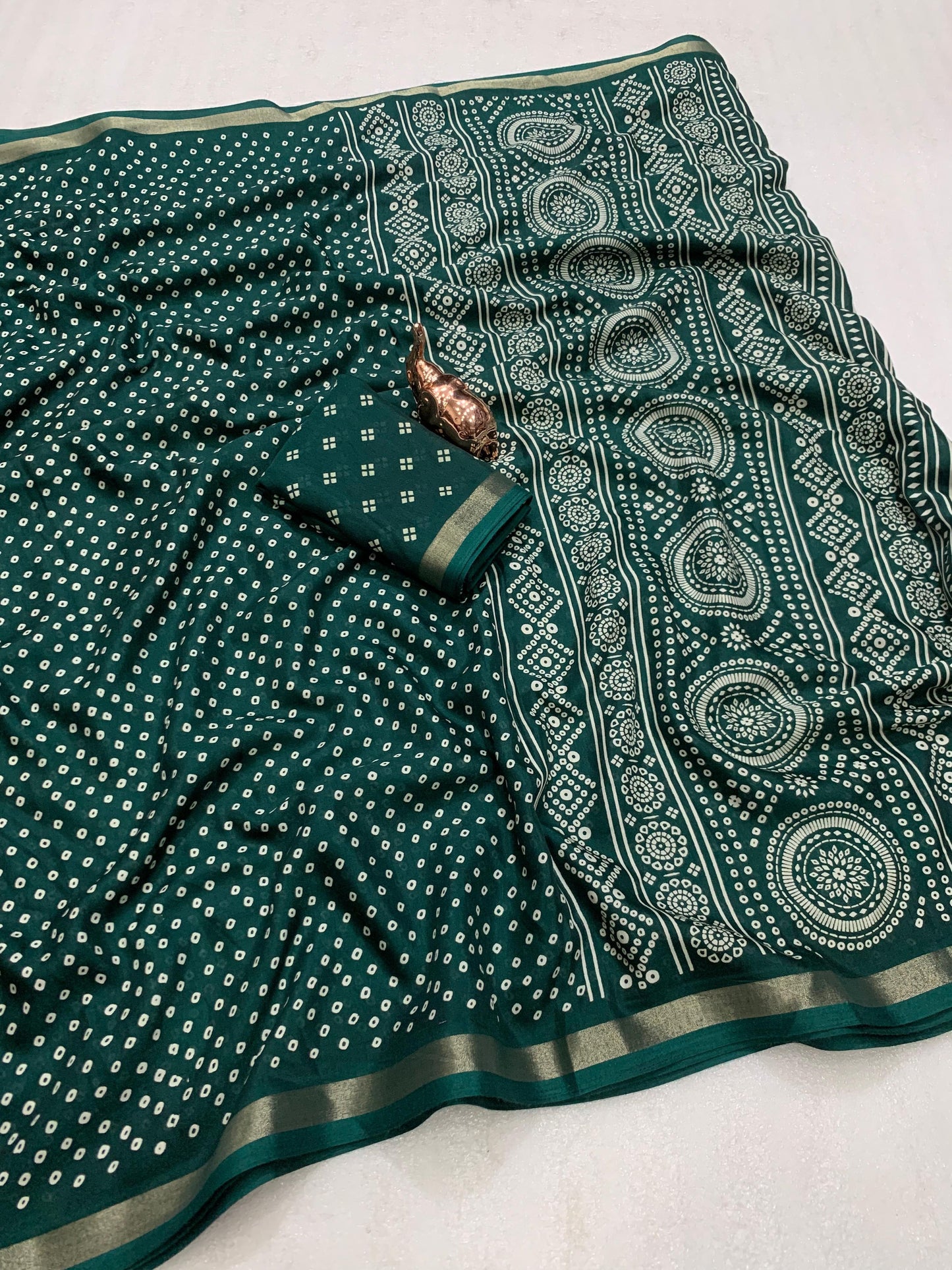 Heavy mul base cotton silk saree with beautiful bandhani printed and golden zari patti border
