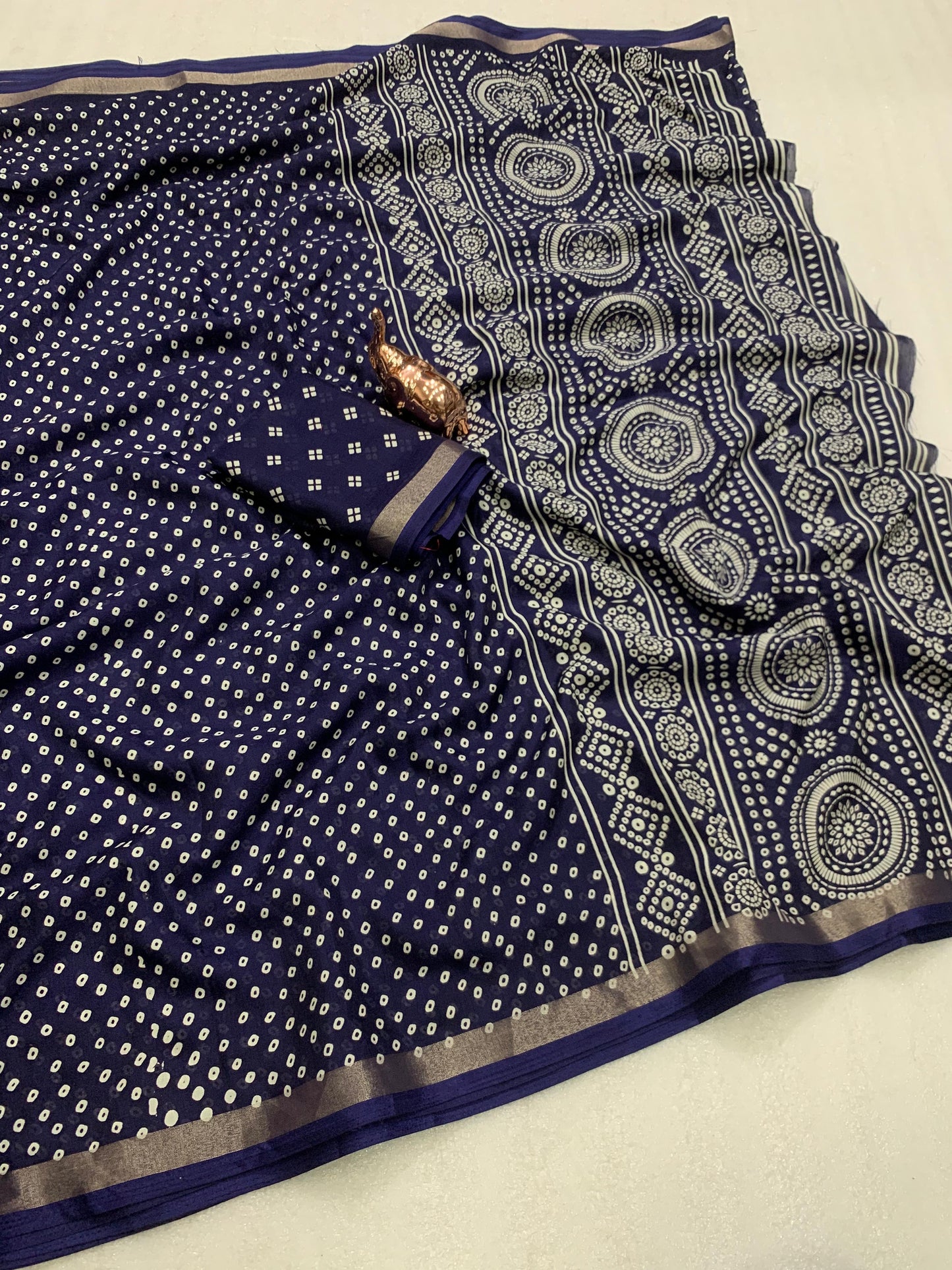 Heavy mul base cotton silk saree with beautiful bandhani printed and golden zari patti border