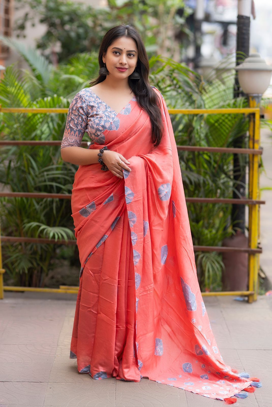 Pure Chanderi Cotton Shibori Saree with Hand-Tied Contrast Pattern & Matching Shibori Border