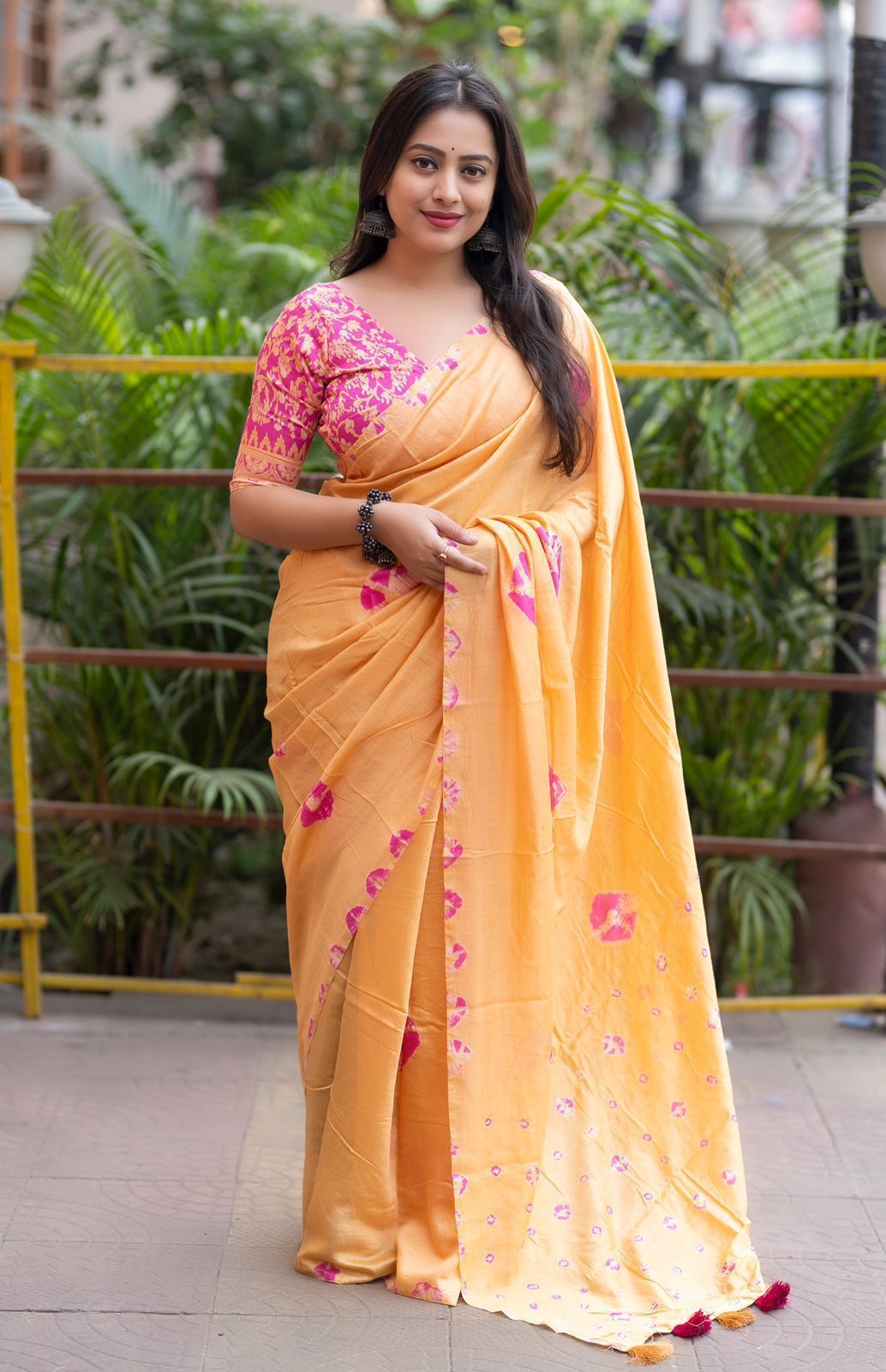 Pure Chanderi Cotton Shibori Saree with Hand-Tied Contrast Pattern & Matching Shibori Border