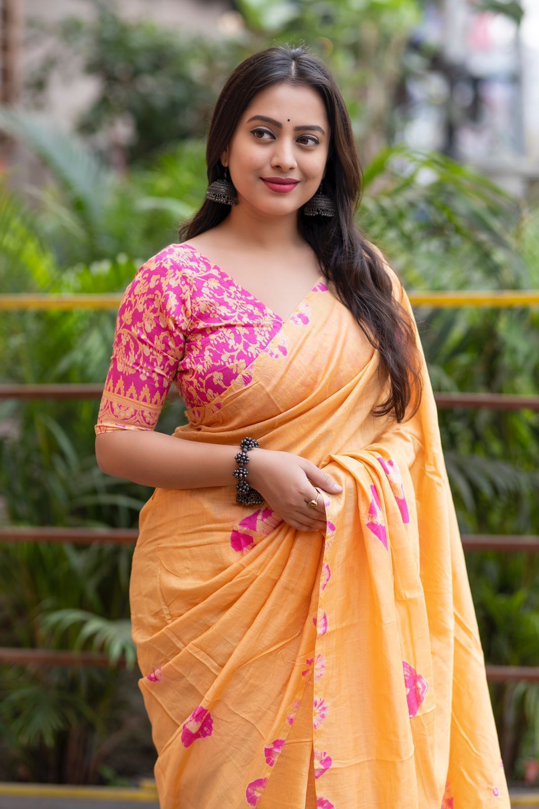 Pure Chanderi Cotton Shibori Saree with Hand-Tied Contrast Pattern & Matching Shibori Border