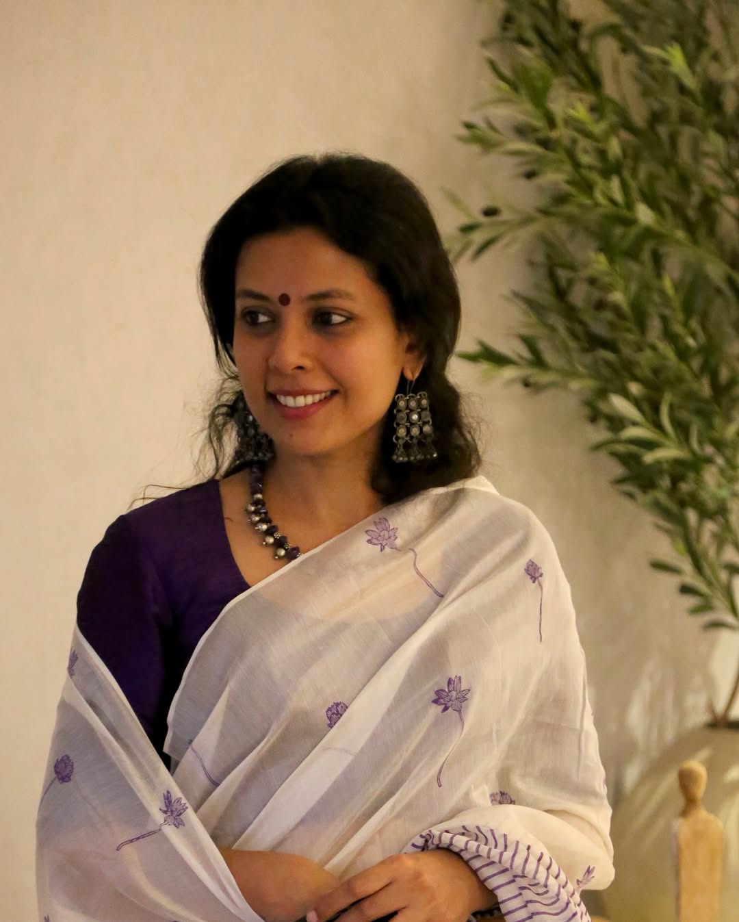 Lily – Pure Linen Saree with Soft Digital Floral Print in Lavender Hues | Elegant Lightweight Drape by Swaraas