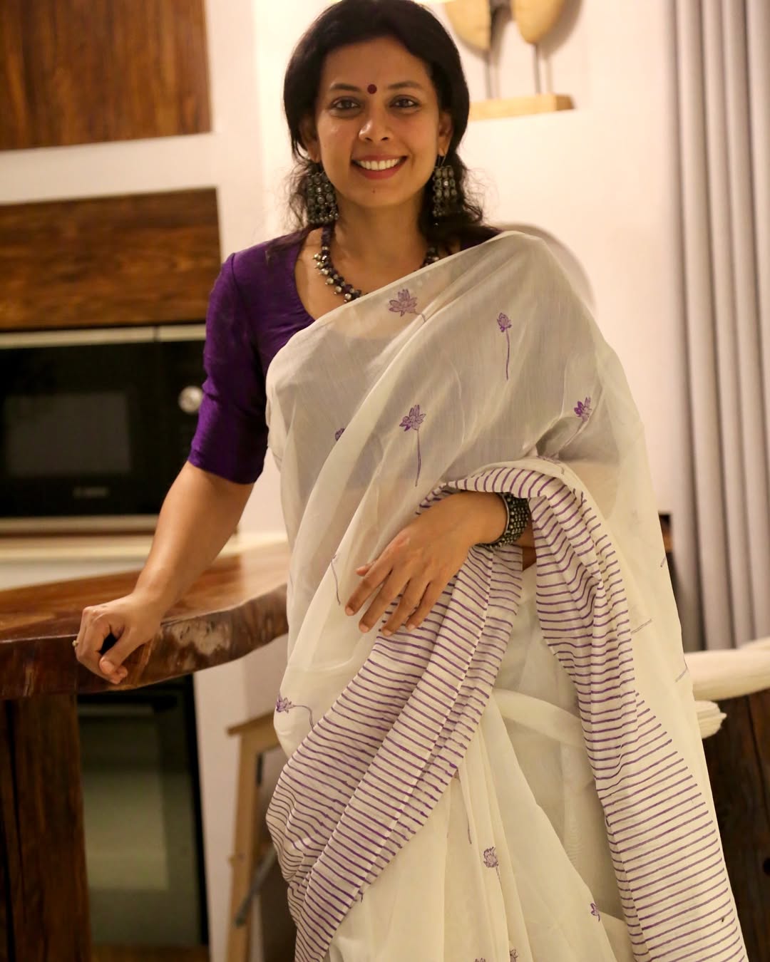 Lily – Pure Linen Saree with Soft Digital Floral Print in Lavender Hues | Elegant Lightweight Drape by Swaraas