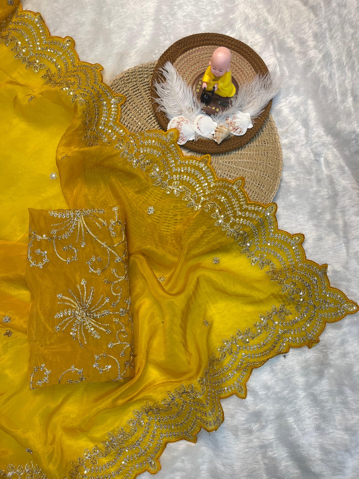 Alexa Gold Crush Silk Saree with Multi-Thread Embroidery & Arco Border – 5.5 Meters with Sequin Blouse