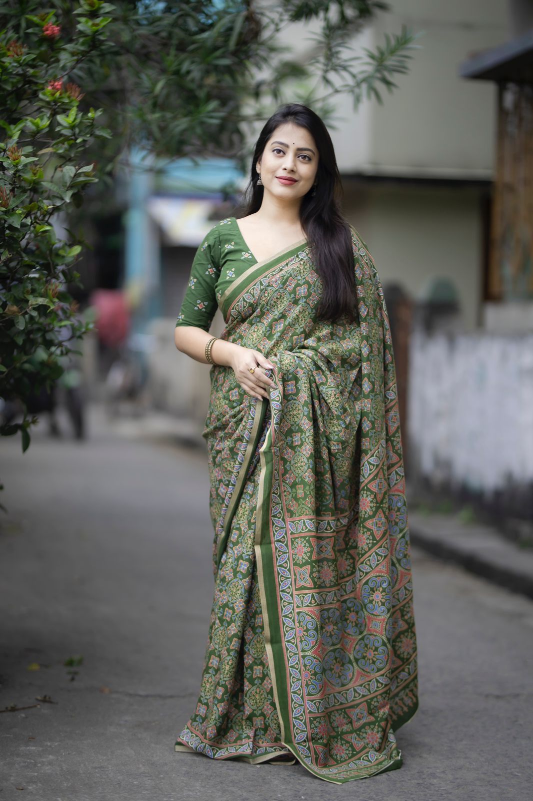 Ajrakh Print Soft Cotton-Feel Saree with blouse – 6.3 Meters