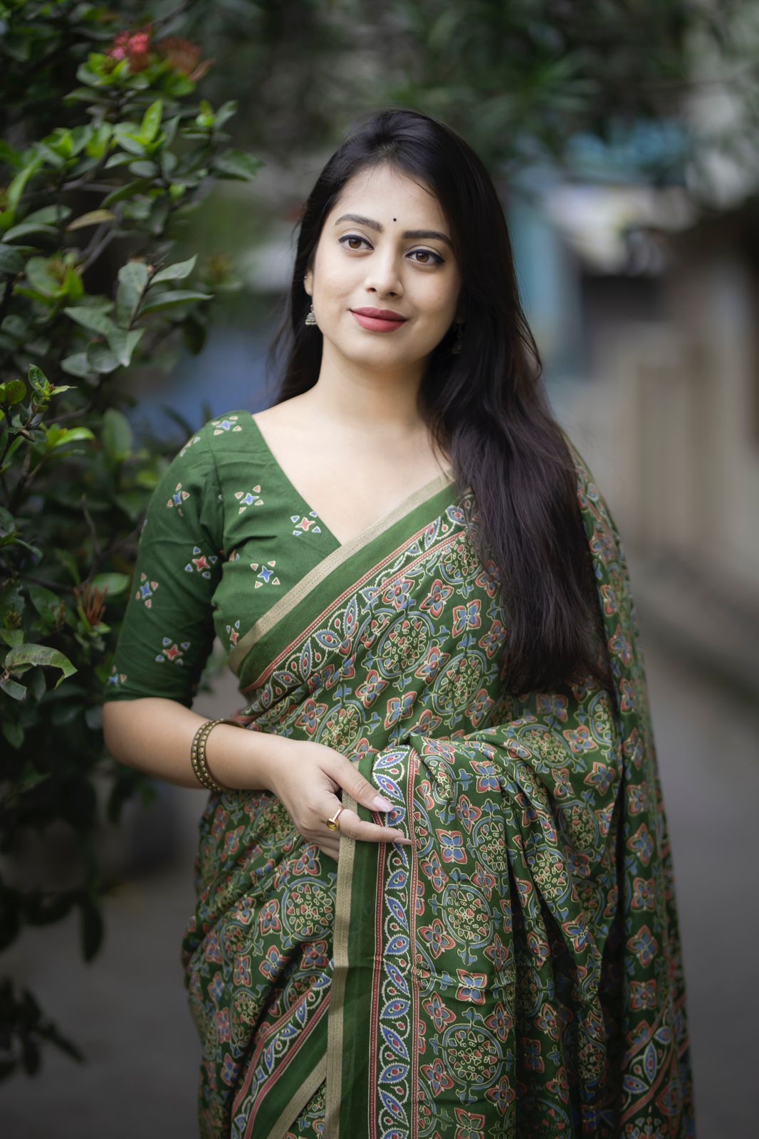 Ajrakh Print Soft Cotton-Feel Saree with blouse – 6.3 Meters