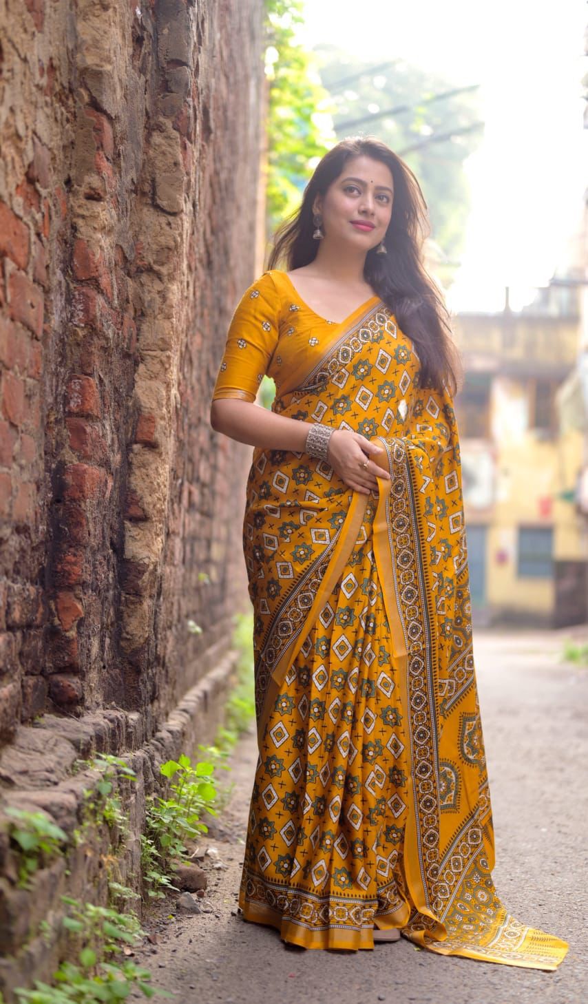Ajrakh Print Soft Cotton-Feel Saree with blouse – 6.3 Meters