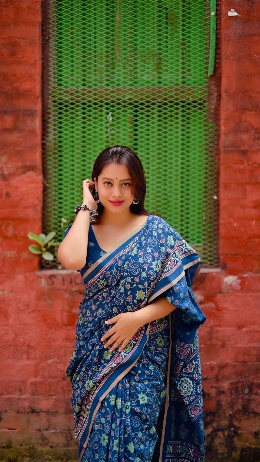 Ajrakh Print Soft Cotton-Feel Saree with blouse – 6.3 Meters