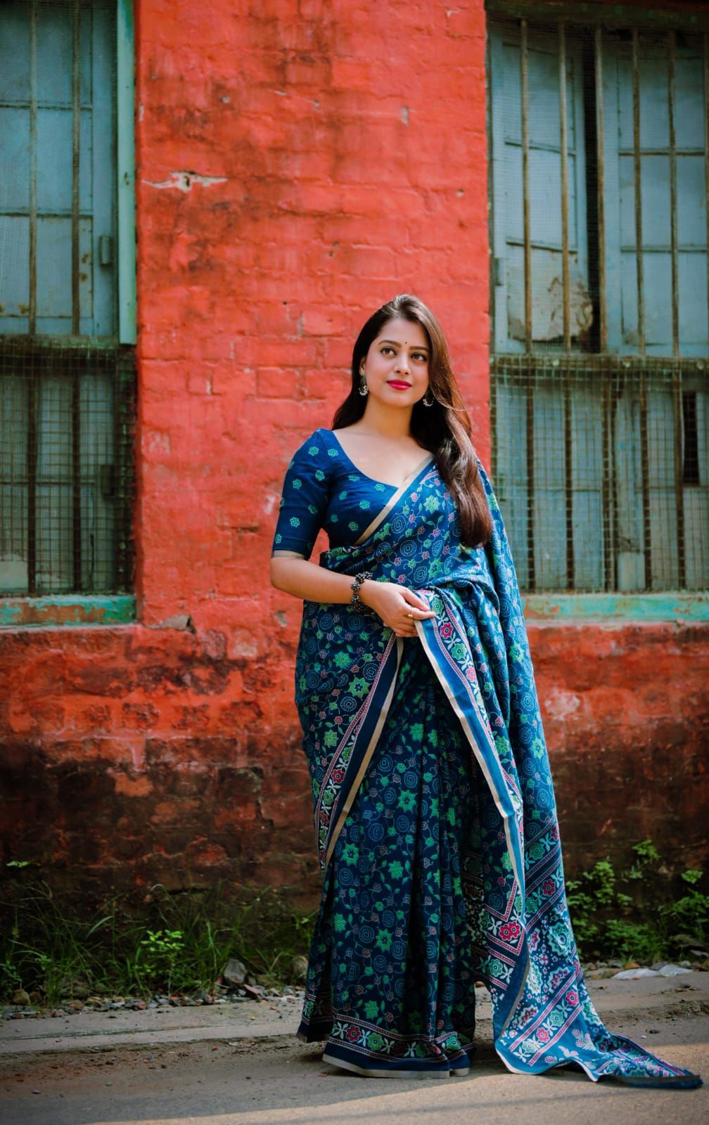 Ajrakh Print Soft Cotton-Feel Saree with blouse – 6.3 Meters