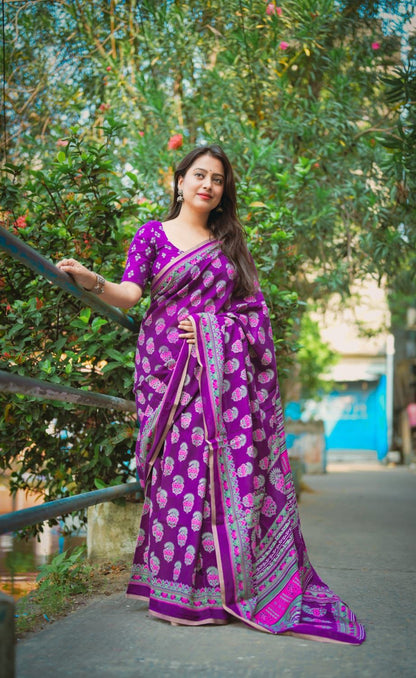Ajrakh Print Soft Cotton-Feel Saree with blouse – 6.3 Meters