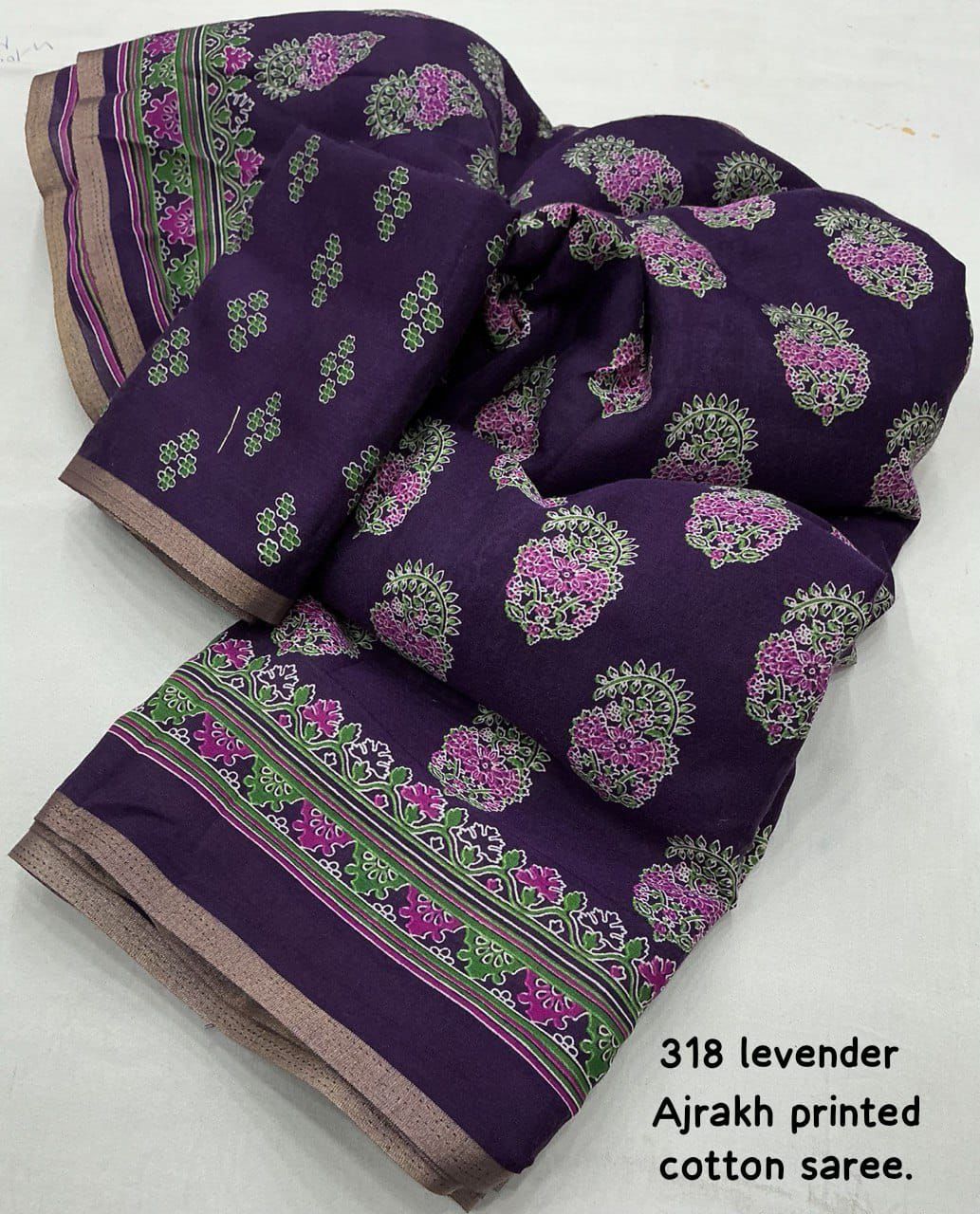 Ajrakh Print Soft Cotton-Feel Saree with blouse – 6.3 Meters